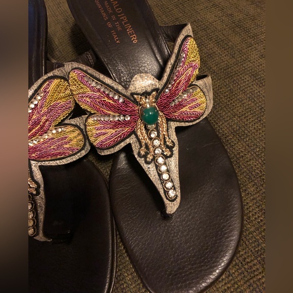 DONALD J PLINER Dragonfly Jeweled Kitten Heel Sandals Violeta Pewter Sz 10.5 M - Picture 12 of 14